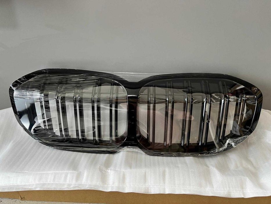 Grila radiator BMW 1 F40 2019, negru lucios, cu bare duble RADUS