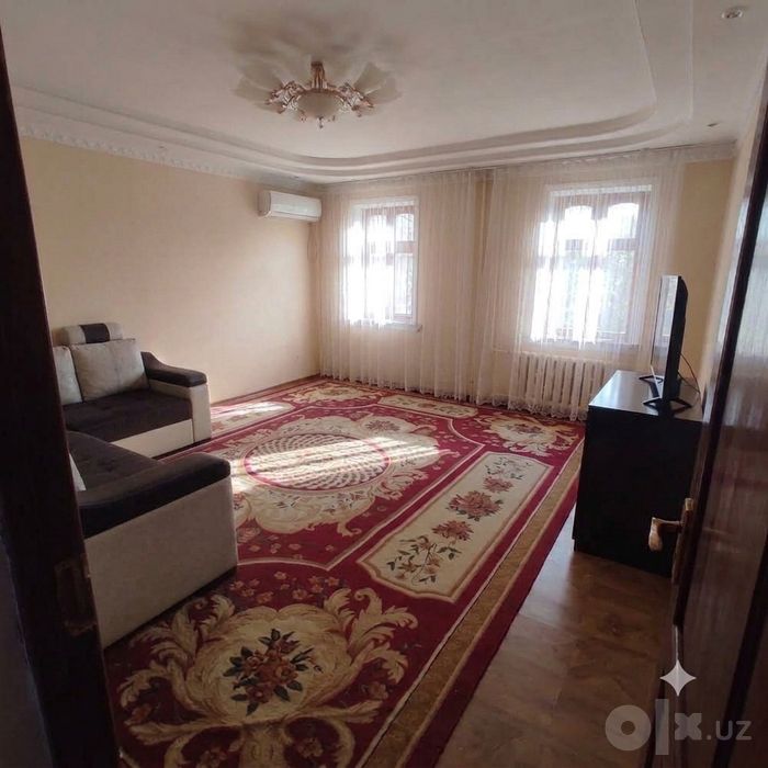 Sebzor uy sotiladi 3+1 (ofis qilib olinsa xam boʻladi)