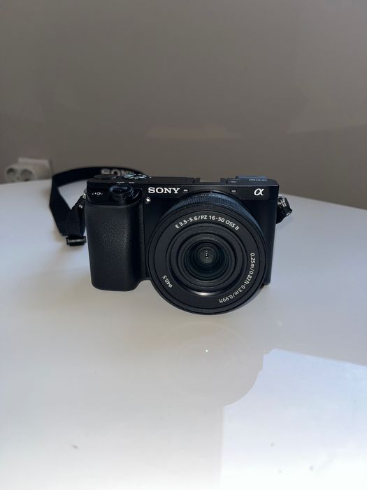 Фотоапарат Sony A6100 + обектив