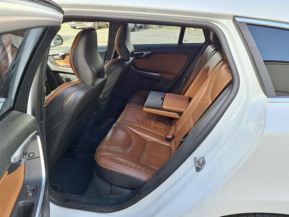 Vând Volvo V60 Plug-in Hybrid D6 Twin Engine AWD, plug-in hybrid, echipare completă