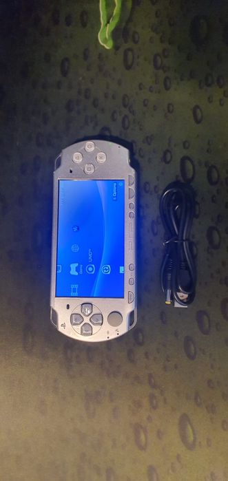 Vând Playstation Portabil (PSP) Seria 2004 Complet  Modat