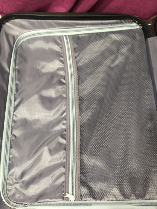 Чемодан М 60/40/25