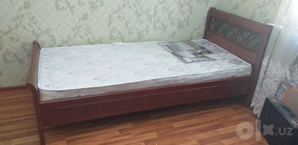 Кровать новая из твердой пароды массива