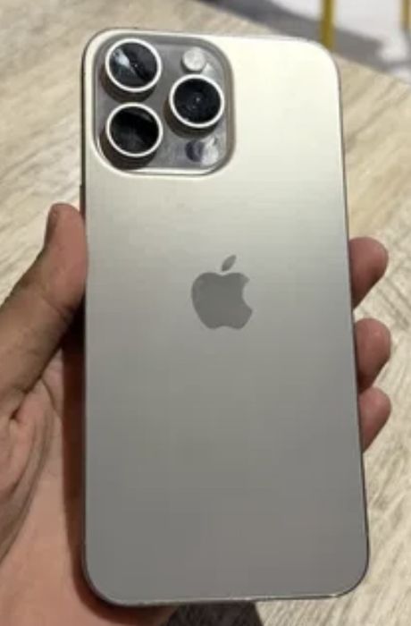 Iphone 15 pro max srochno. Sotiladi