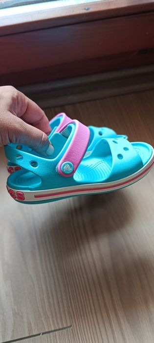 Сандали crocs  25