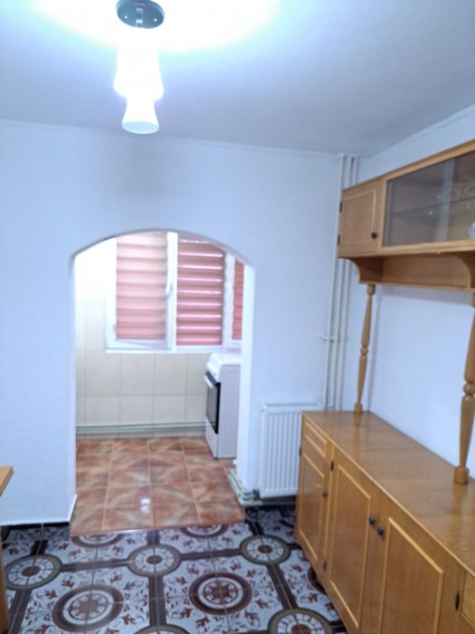 Inchiriez apartament 2 camere