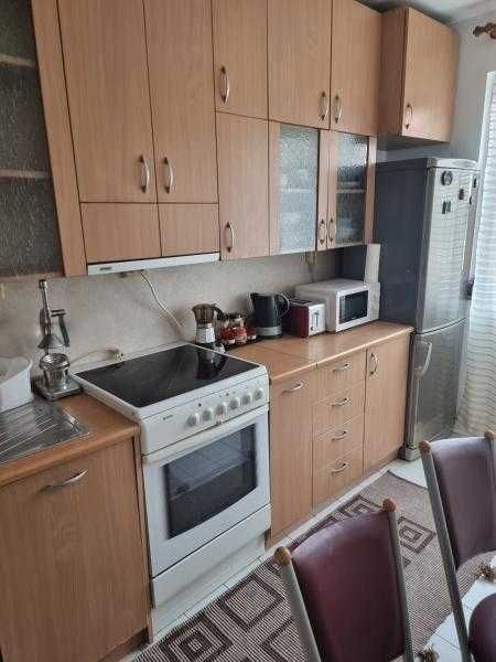 Дава се под наем Многостаен апартамент в Бургас, Възраждане - 88 кв.м за 561 € - Снимка #1