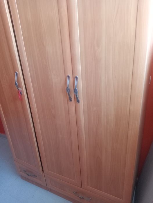 Продается шкаф трёх дверные