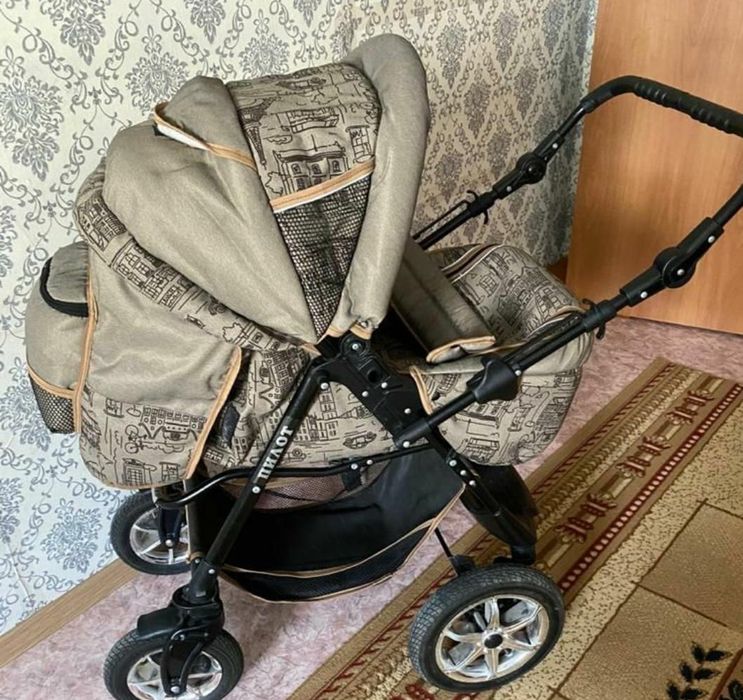 Коляска деткая-трансформер