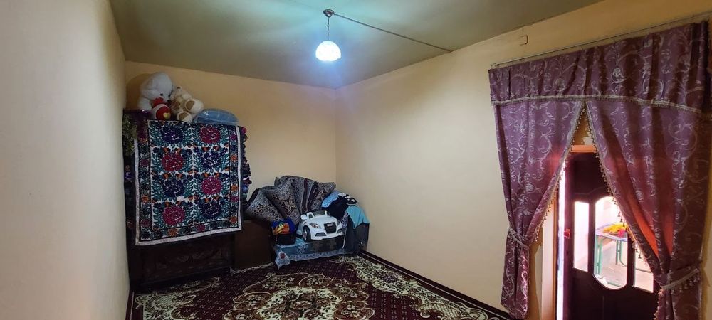 Hovli sotiladi .Hamma sharoitlari bor uy sotiladi. 5 xonali ichimlik