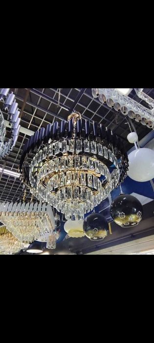 Продам люстру новую