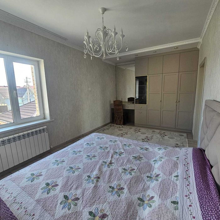 продается 2 этажный дом в Заречном