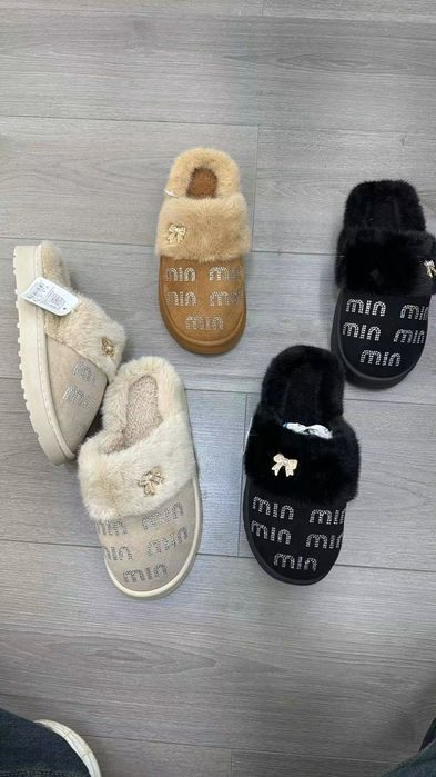 Papuci UGG detalii in privat