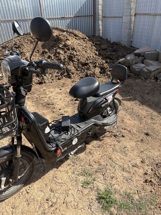 Электроный скутер