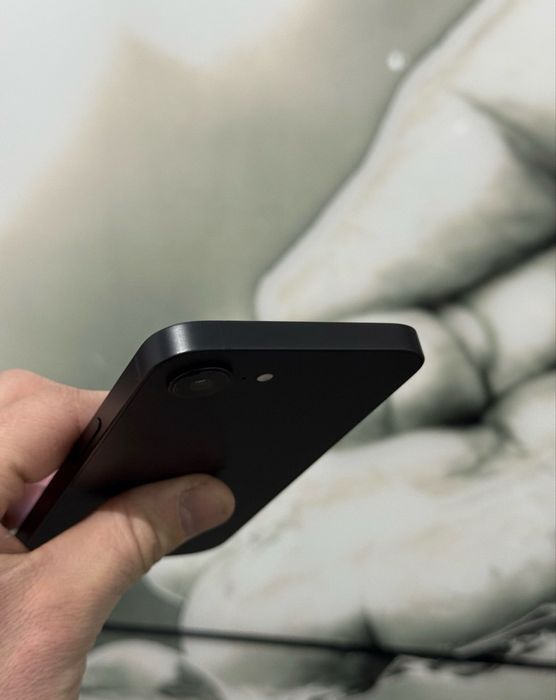 iPhone 16 E  NOU  Garantie