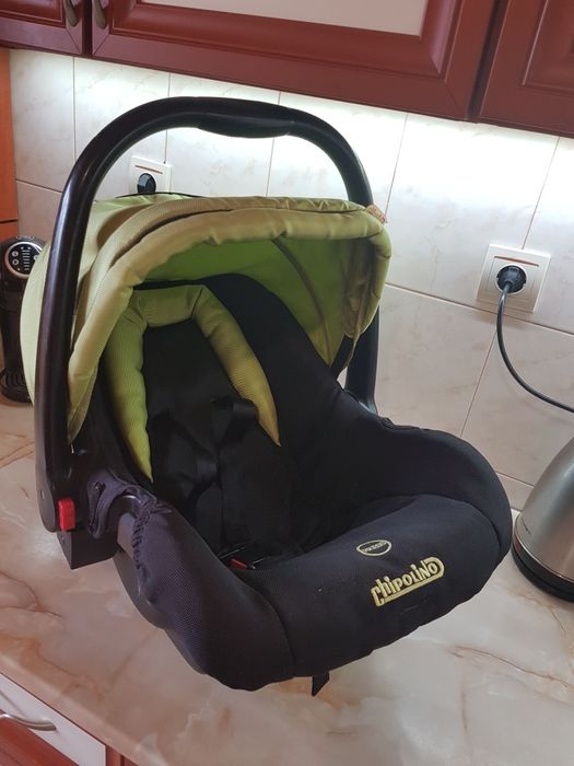 Бебешки шезлонг и бебешка кошница за кола