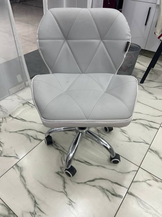 Stul rakushka manikyur yokida salon ofislar  uchun