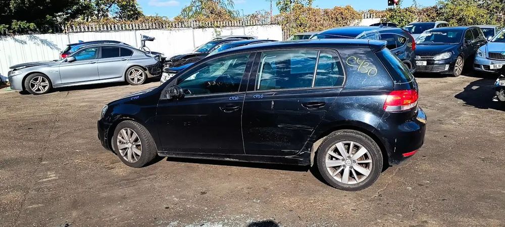 Dezmembrari / Dezmembrez VW Golf 1.6 CAYC cutie viteze cutie viteze manuală LUB cod culoare LC9X