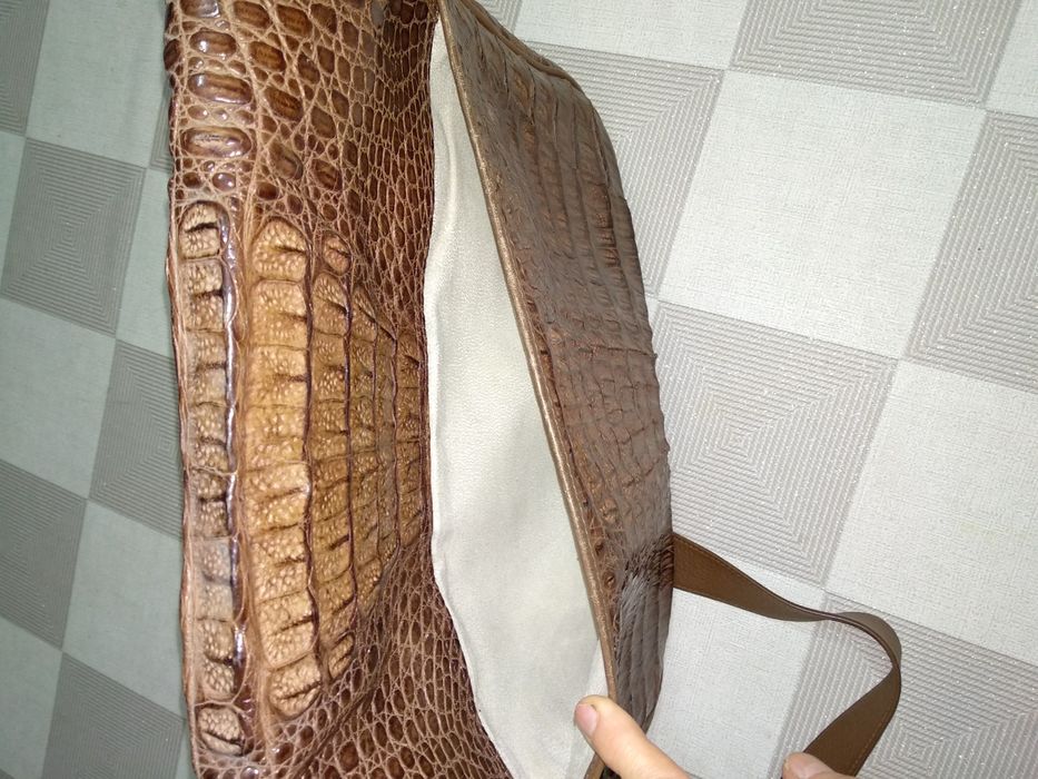 Кожаная сумка для ноутбука и документов