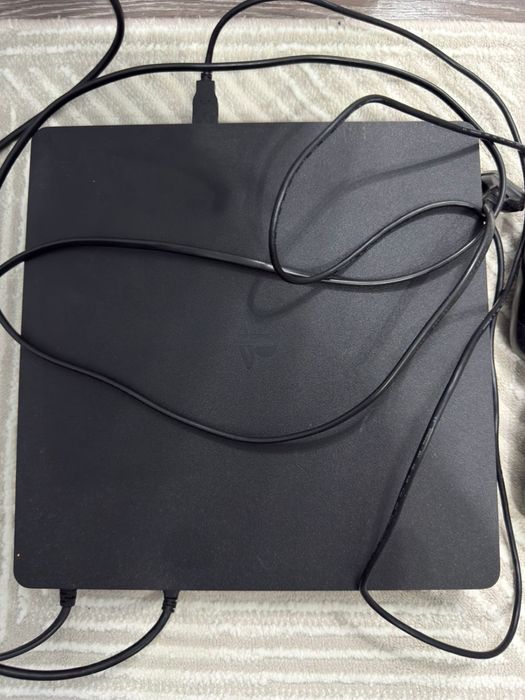 Продаю playstation 4 в идеальном состоянии