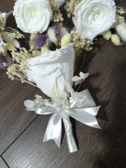 Buchet mireasa ,buchete nașe ,cocarde