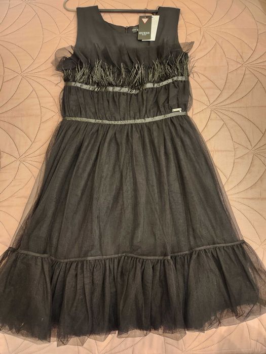 Ново Рокля Guess