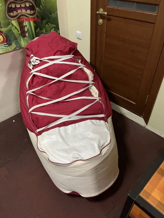 Пуфик башмак-кеды