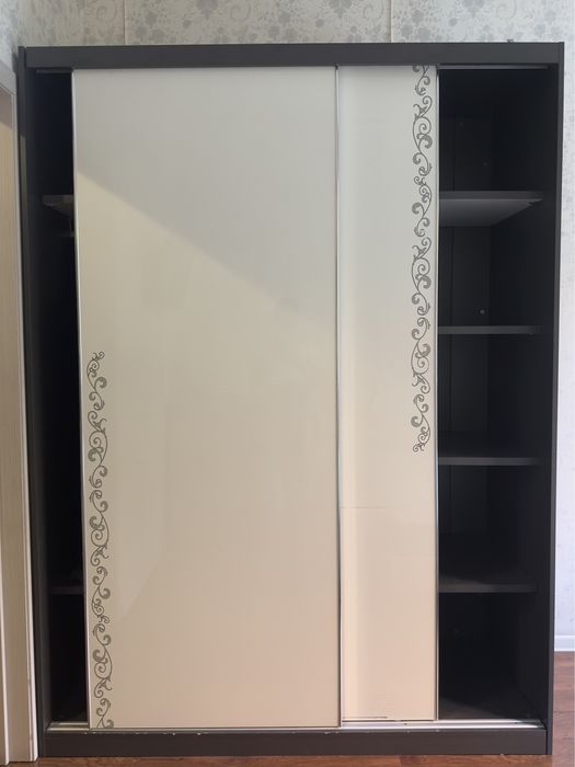 Продам спальный гарнитур