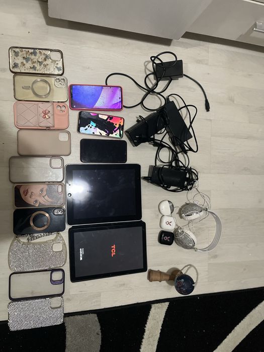 Vând Telefoane Tablete Huse incarcatoare de hoverbord si casti wirless