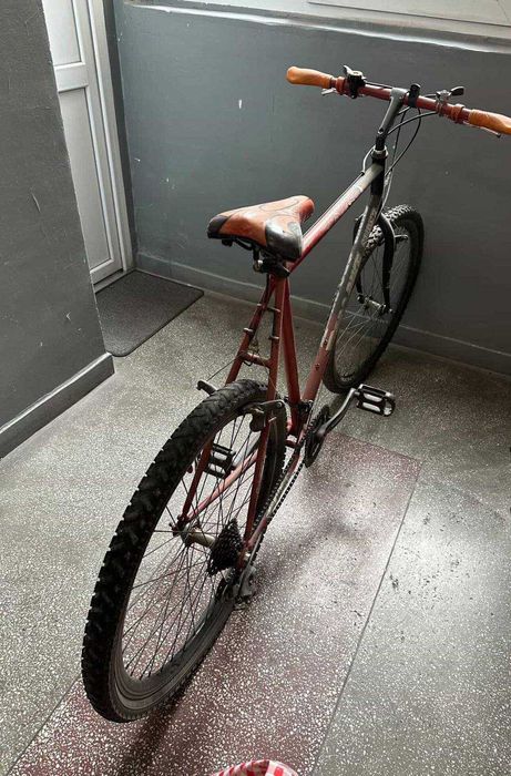 Vând două biciclete la preț super.