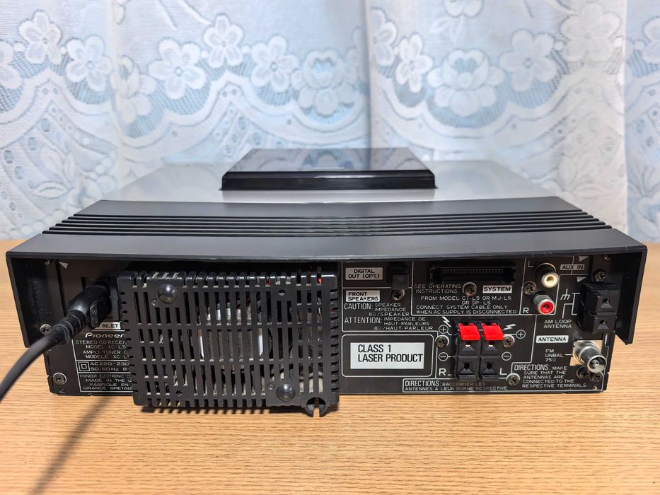 Amplituner-amplificator raritate de la Pioneer,sunet de TOP + telecomanda originala