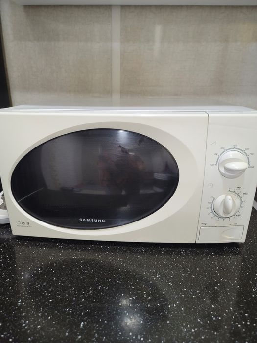 Микроволновая печь продается