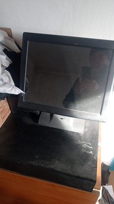 Моноблок и кассовый ящик