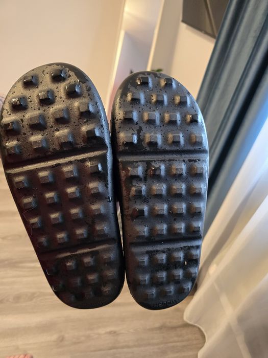 V/s  papuci ambush noi