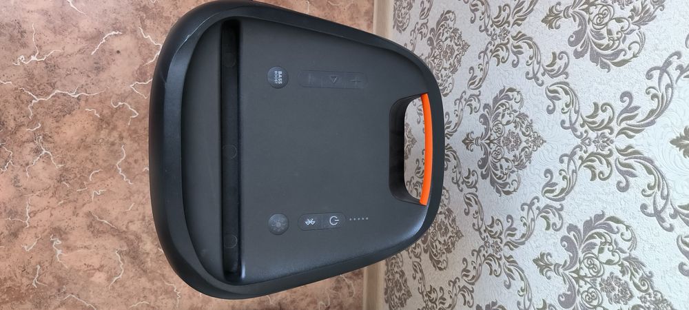 JBL Party box 100