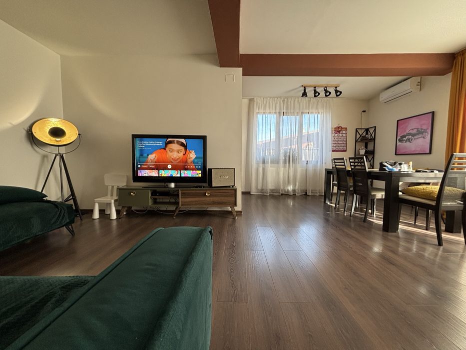 Jumatate de duplex modern, proaspat renovat, 150 mp, 4 dormitoare