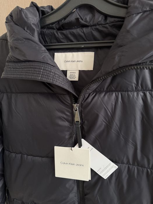 Продам Новую куртку Calvin Klein