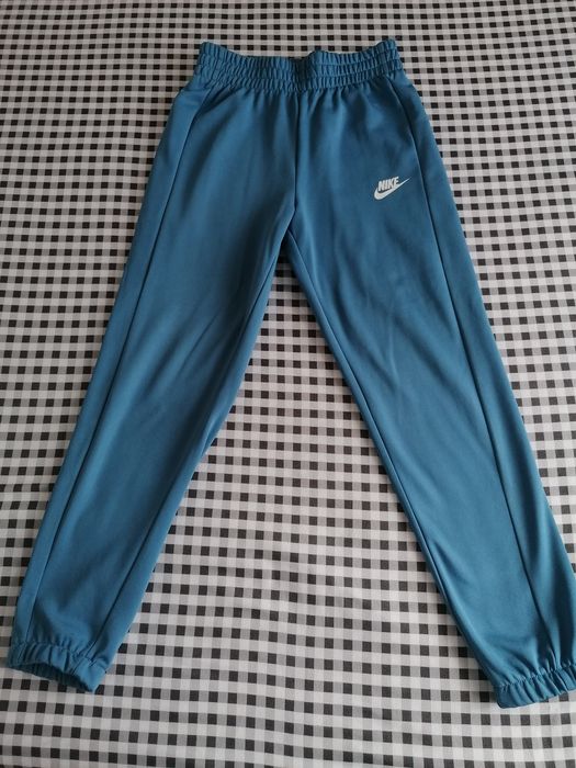 Pantaloni nike băieți marimea m