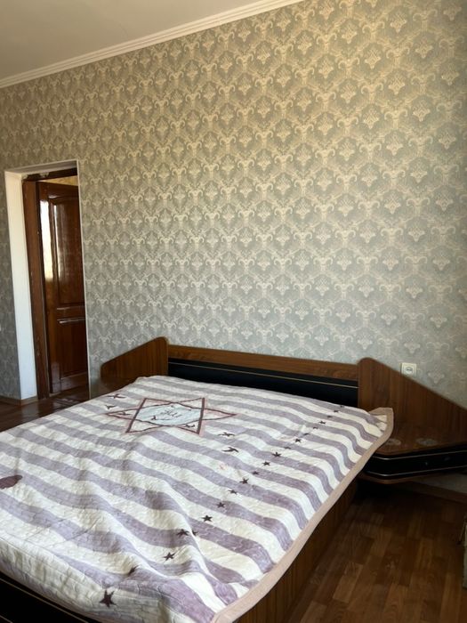 спальний гарнитур из чистого дерева