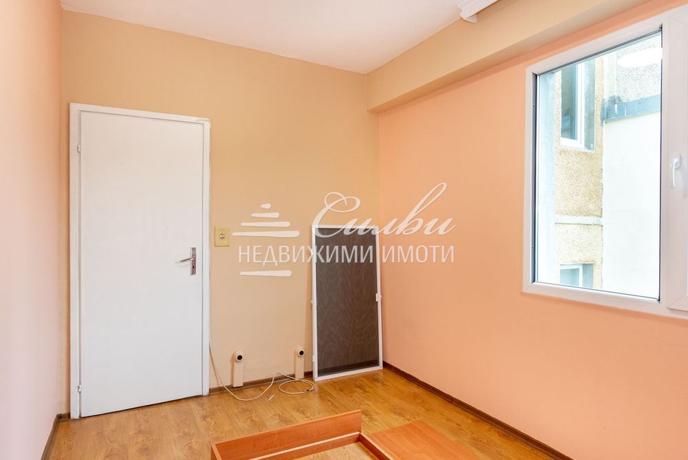 Продава се Тристаен апартамент в Шумен, Добруджански - 76 кв.м за 1510 €/кв.м - Снимка #11