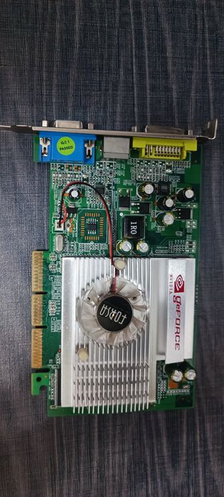 Placa video FX5500 AGP