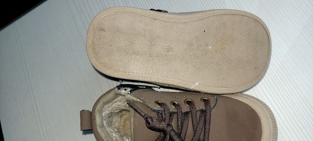 Продам детскую обувь