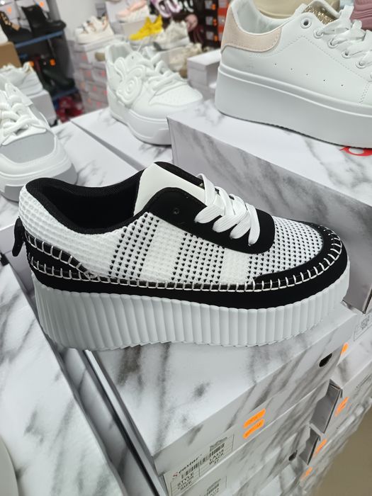 Дамски маратонки на едро