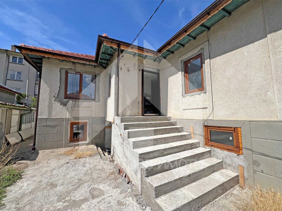 Продава се Къща в Нови пазар - 118 кв.м за 653 €/кв.м - Снимка #18