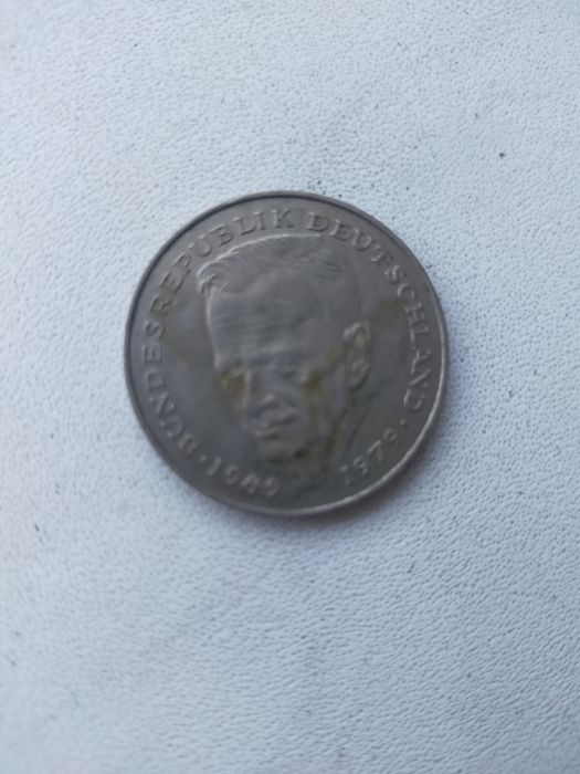 Продам монеты разные