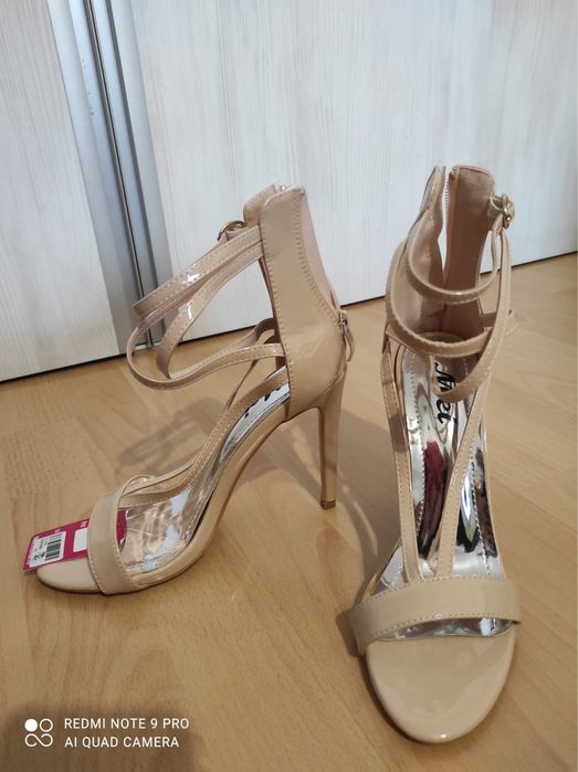 Sandale noi marimea 38