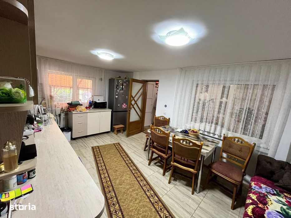 Casa P+M , foisor si bucatarie exteriora - Zona Cornisa