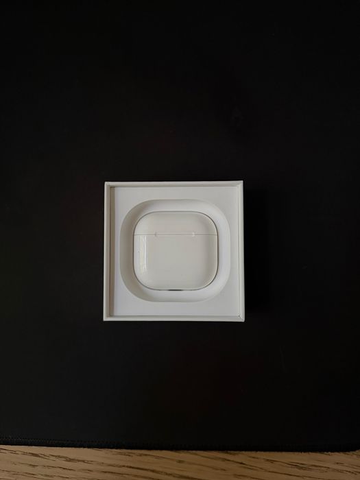 Airpods 4 Noise Cancellation