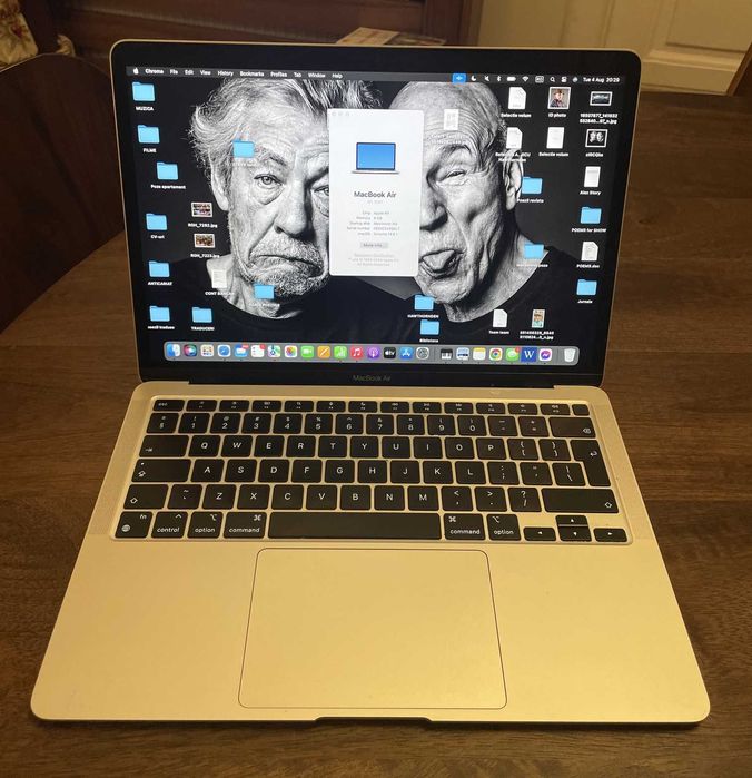 Laptop MACBOOK AIR argintiu (M1, 2020) 13” 8GB (Ca nou! + accesorii) - 2250 lei
