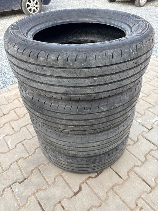 Летни гуми 225/60 R18 Good Year в добро състояние за Джип SUV